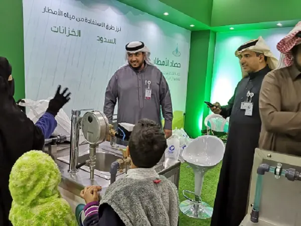 جناح وزارة البيئة بالجنادرية 33 يستقبل الزوار بفعاليات تثقيفية عن الغطاء النباتي والزراعة المائية