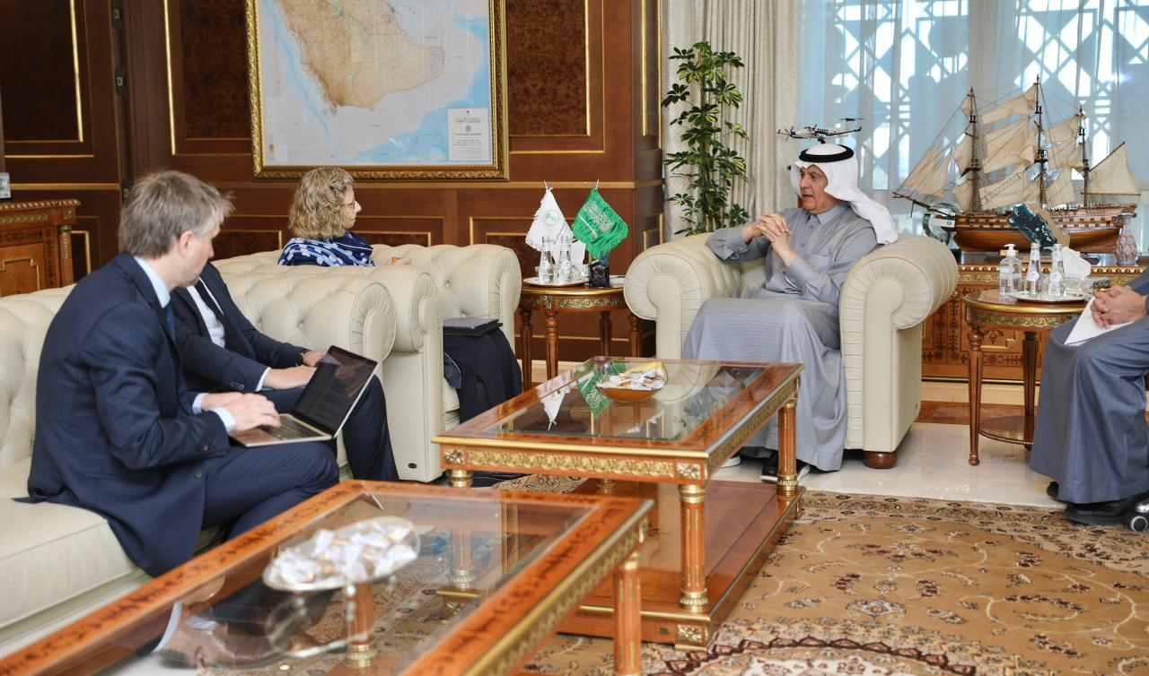 MEWA Minister Meets the Executive Director of the UNEP